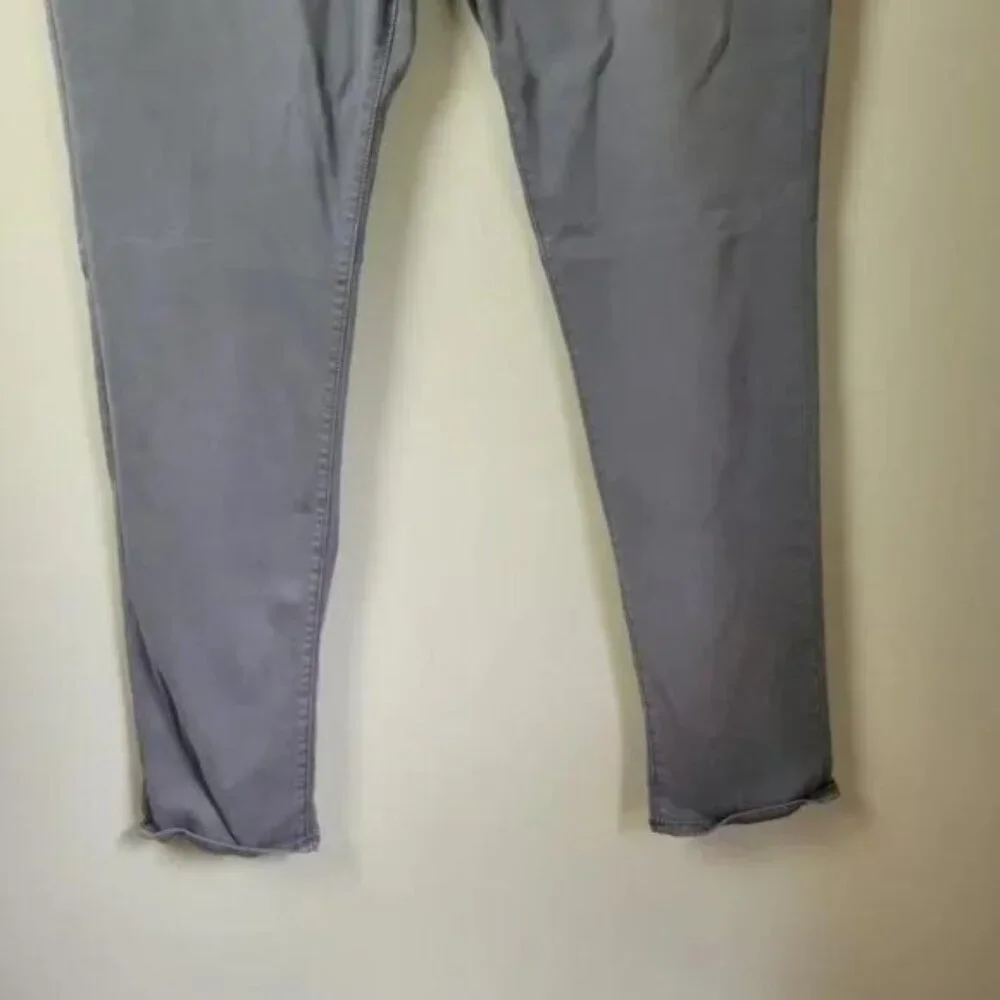 True Religion Rocco Relaxed Skinny Jeans Size 40